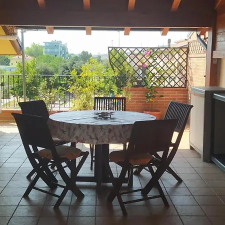 Mansarda A 200 Mt. Dal Mare Apartment